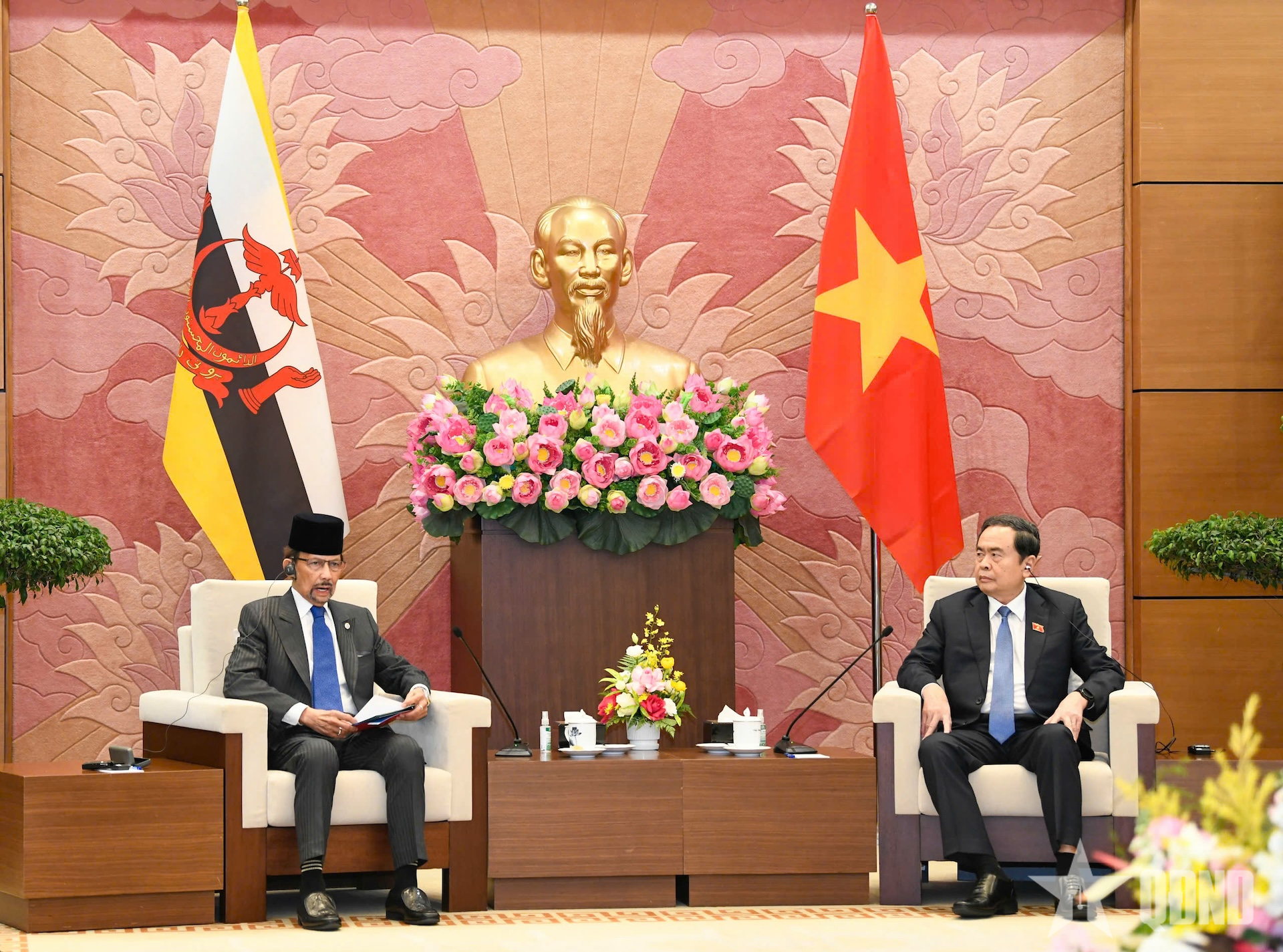 Chủ tịch Quốc hội Trần Thanh Mẫn hội kiến Quốc vương Brunei